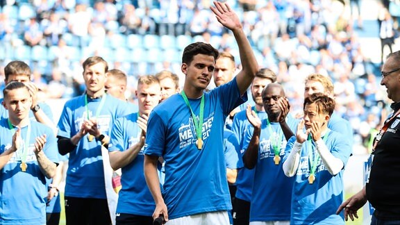 Tobias Müller verabschiedet sich 2022 von den Fans.