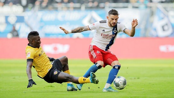 Moussa Kone Dynamo Dresden und Tim Leibold Hamburger SV