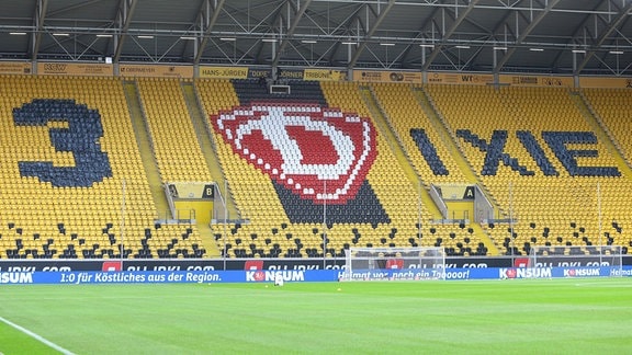 Dynamo Dresden gedenkt des verstorbenen Hans Juergen Dixie Dörner