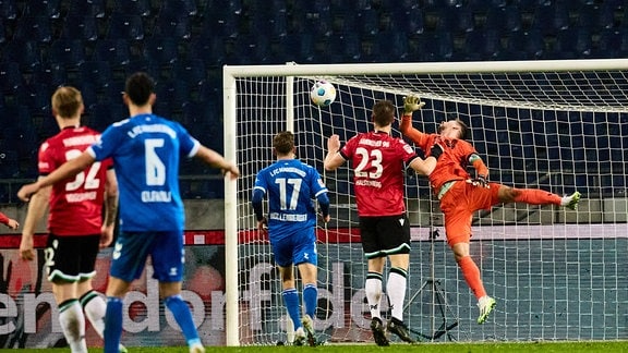 In der 57 Spielminute schiesst Baris Atik 1.FC Magdeburg 23 das 1:1 fuer Magdeburg.