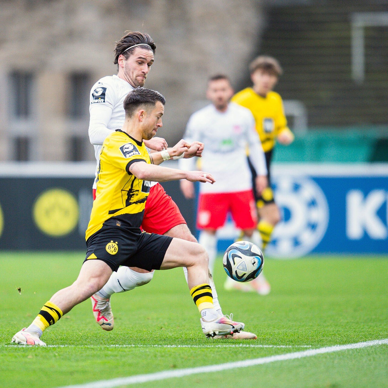 Fußball, 3. Liga: Dortmund II feiert Zittersieg gegen Halle