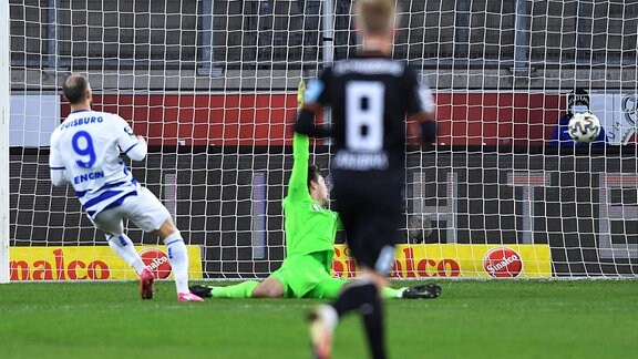 MSV Duisburg - 1. FC Magdeburg am 20.01.2021 in der Schauinsland-Reisen-Arena in Duisburg Tor zum 1:0 durch Ahmet Engin - Duisburg