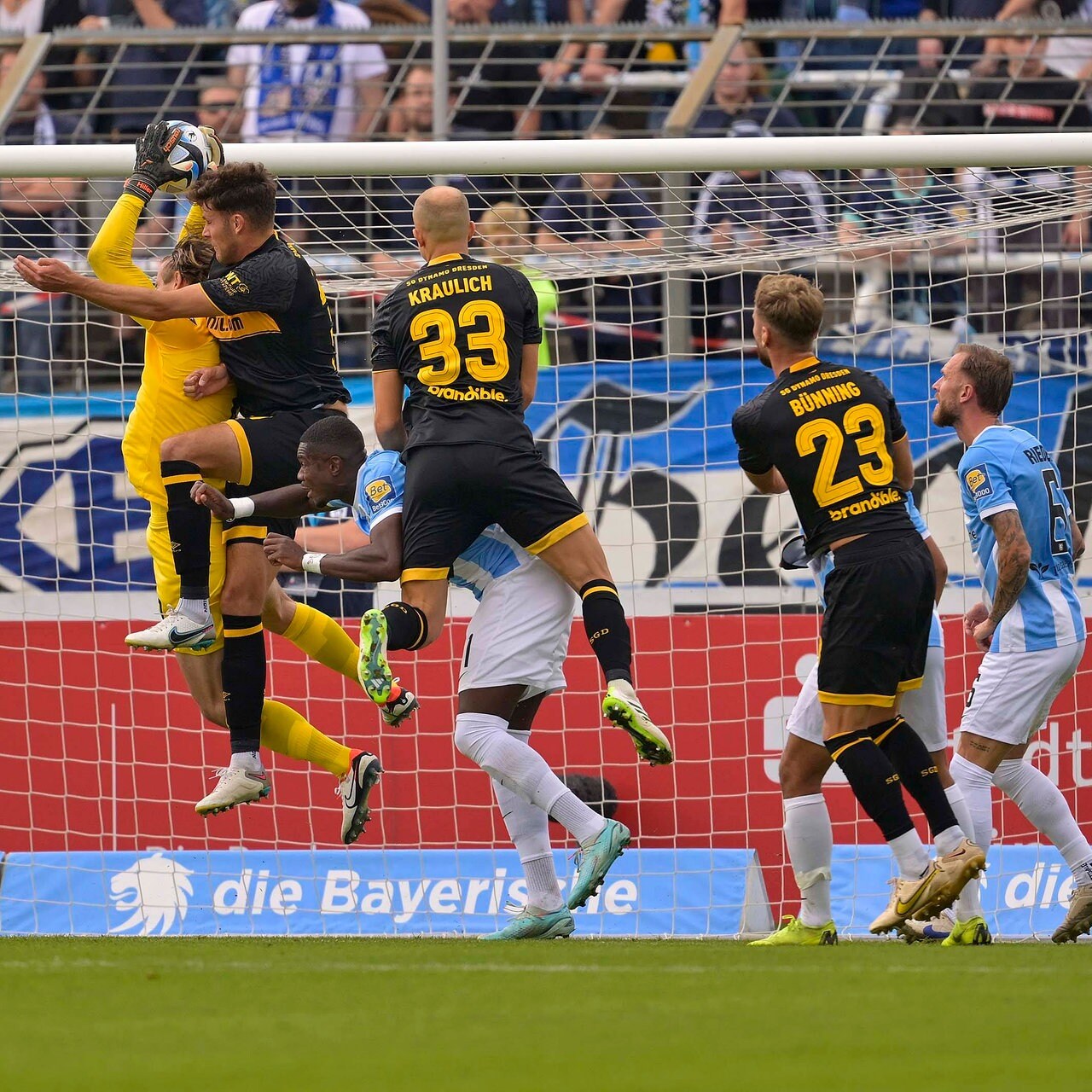 23 July 2022, Saxony, Dresden: Soccer: 3rd league, SG Dynamo Dresden - TSV  1860 Munich, Matchday 1, Stock Photo, Picture And Rights Managed Image.  Pic. PAH-220724-99-136742-DPAI