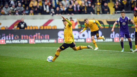 Ahmet Arslan erzielt per Strafstoß ein Tor.