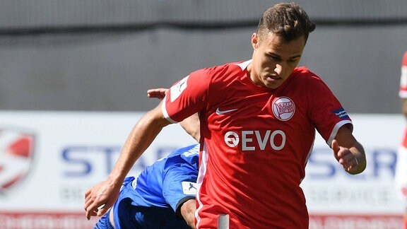 Ahmed Azaouagh (hi) gegen Jakob Lemmer
