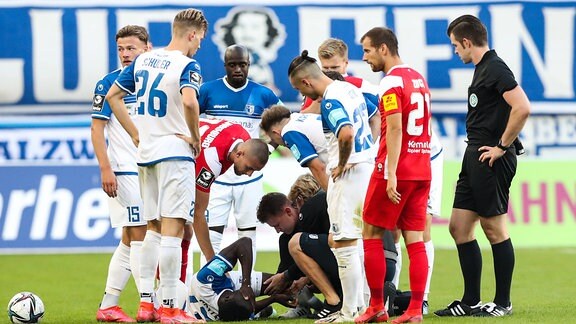 Verletzt - Sirlord Conteh 1. FC Magdeburg