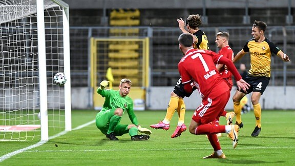 Münchens Leon Dajaku erzielt das Tor zum 2:0