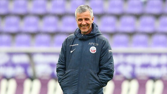 Jens Härtel Rostock, Trainer lacht