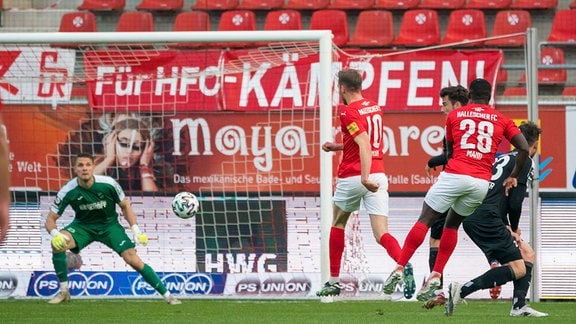 Hallescher FC - SC Verl: 1:0 durch Manu