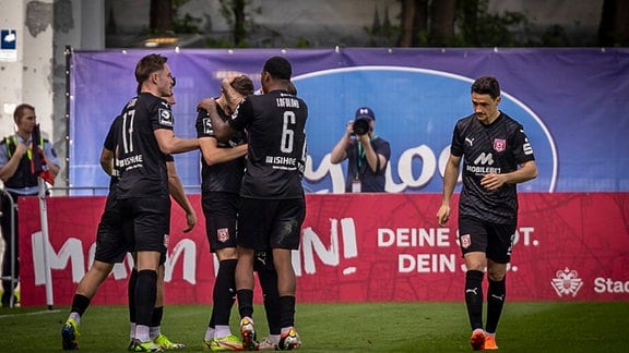 Torjubel zum 0:1 durch Meris Skenderovic (FC Viktoria Köln, 9)