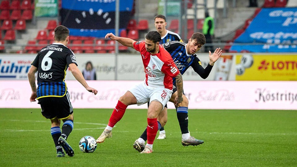 Harmloser Hallescher FC geht gegen den 1. FC Saarbrücken leer aus MDR.DE Harmloser Hallescher FC geht gegen den 1. FC Saarbrücken leer aus MDR.DE