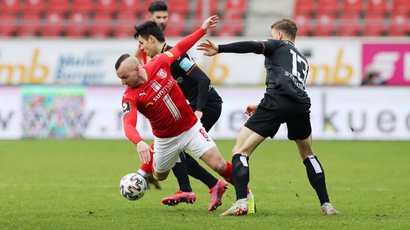 3 Liga Boyd Kopft Halle Zum Sieg Gegen Magdeburg Mdr De