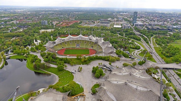 Blick vom Olympiaturm aus auf München