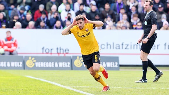 Tor für Dresden. Ahmet Arslan 6, Dresden trifft zum 0:1 und jubelt