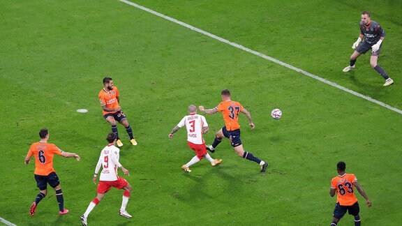 RB Leipzig - Istanbul Basaksehir -  Tor für Leipzig. Angeliño / Angelino (3, RB Leipzig) trifft zum 1:0