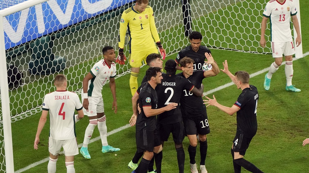 Bilder des tages deutschland bilder des tages. Deutschland Fußball Bilder : Fussball Deutschland Zittert Sich Ins Achtelfinale Mdr De
