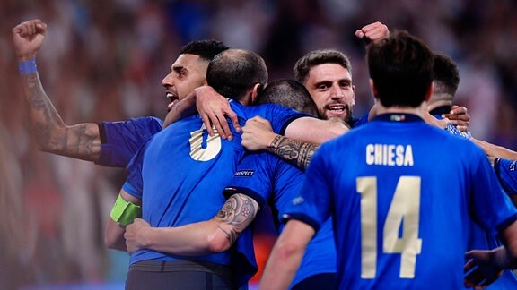 images Italien Fußball Europameister https www mdr de sport fussball pokal fussball em finale italien england 102 html