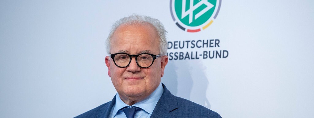 Fussball Fussball Regionalchefs Fordern Amtsenthebung Von Dfb Prasident Keller Mdr De