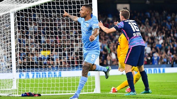 Gabriel Jesus jubelt nach Treffer Sechs für Man City.