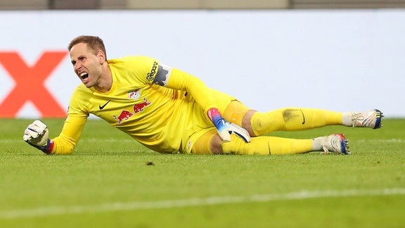 Torwart Peter Gulacsi RB Leipzig,1 muss verletzt ausgewechselt werden