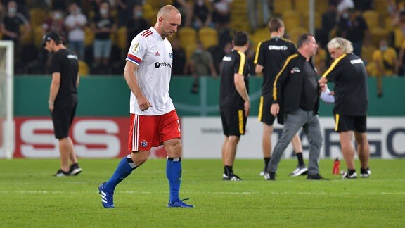 Toni Leistner (Hamburger SV) schaut enttäuscht.