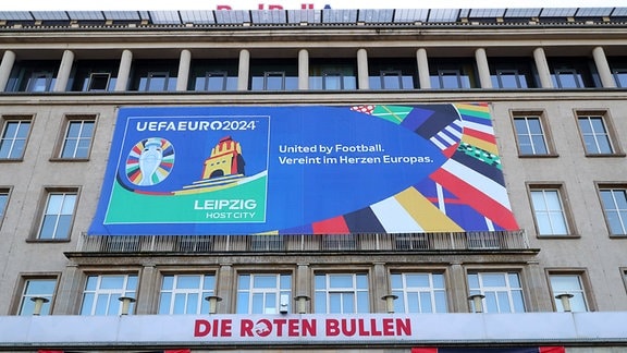 UEFA Euro 2024: Logo am Leipziger Stadion