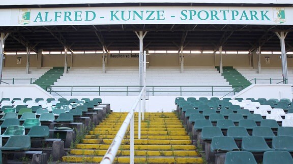 Tribüne im Alfred-Kunze-Sportpark