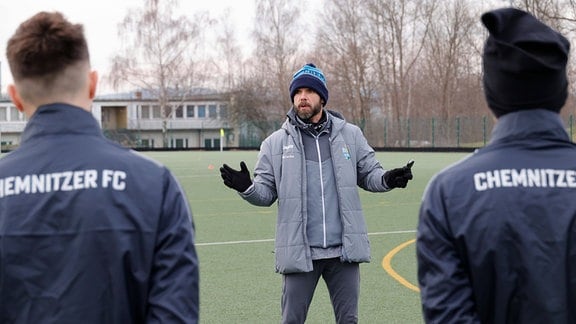 Nachdem sich der CFC von Daniel Berlinski getrennt hat, übernimmt der bisherige Co- Trainer Christan Tiffert bis zum Saisonende die Arbeit als Trainer.