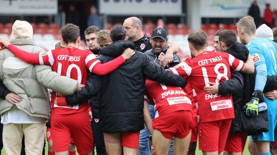 Fußball-Regionalliga Energie Cottbus - BFC Dynamo | MDR.DE