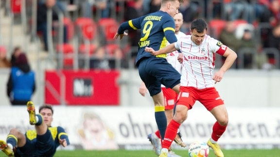 Andrey Startsev, Erfurt, gegen Till Plumpe, Luckenwalde.