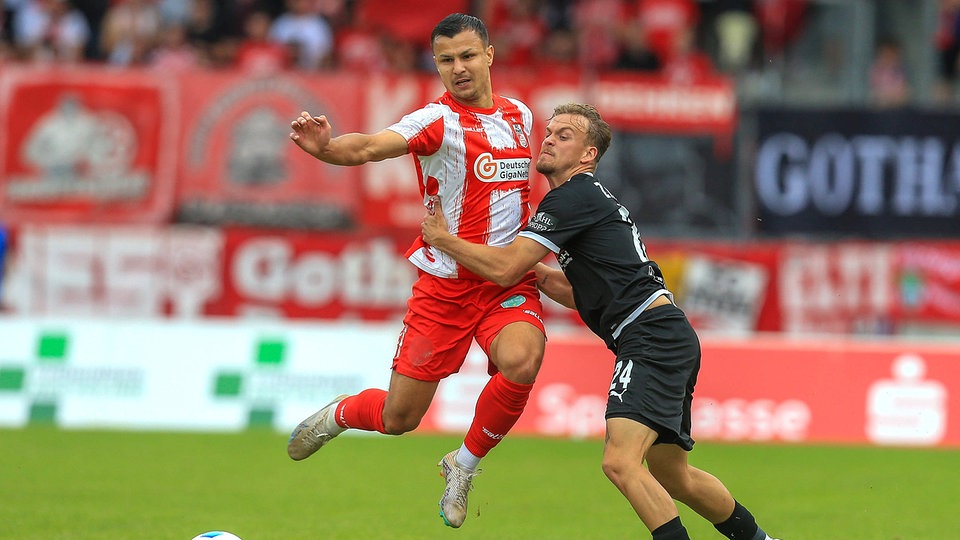 Rot-Weiß Erfurt bestätigt Favoritenrolle gegen FSV Zwickau | MDR.DE