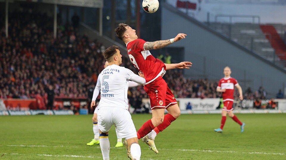 Regionalliga FC Carl Zeiss Jena unterliegt bei fulminantem FC Energie Cottbus MDR.DE Regionalliga FC Carl Zeiss Jena unterliegt bei fulminantem FC Energie Cottbus MDR.DE