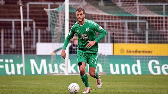 Laurin von Piechowski (FC 08 Homburg) am Ball