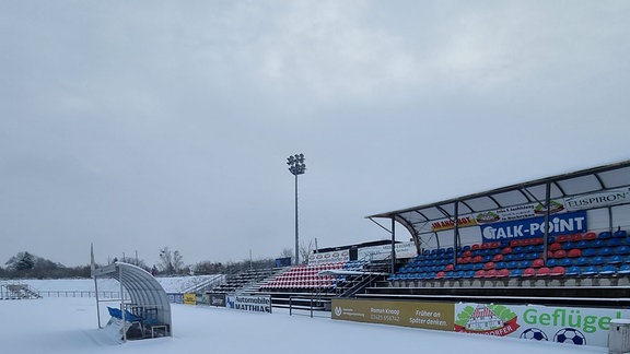 Ilburg Stadion Eilenburg im Schnee