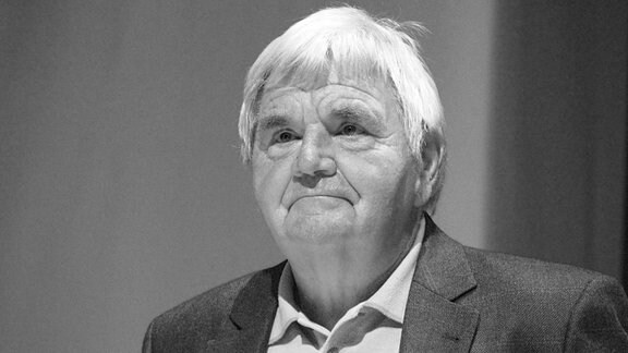 Schwarzweiss-Portrait Jürgen Sundermann