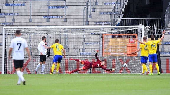 1. FC Lokomotive Leipzig am 30.06.2020 in der SchücoArena in Bielefeld Tor zum 1:1 durch Ron Schallenberg  Verl.