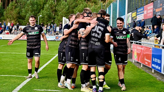 VFC Plauen jubelt nach dem Tor gegen den FSV Luckenwalde