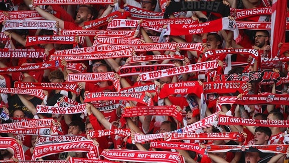 Fans von Rot-Weiß Erfurt