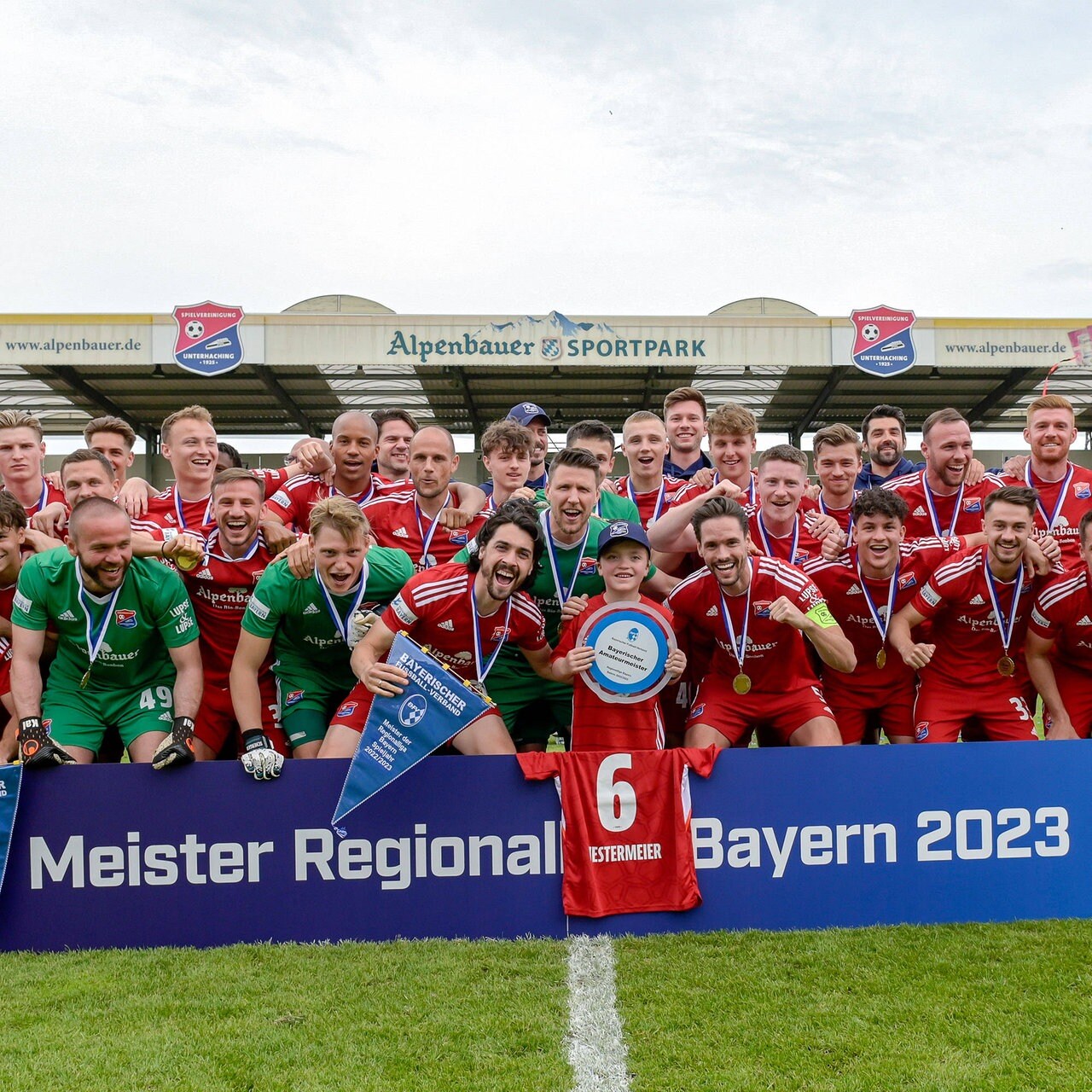 Cottbus-Gegner steht fest Bayern meldet Unterhaching für Drittliga-Aufstiegsspiele MDR.DE