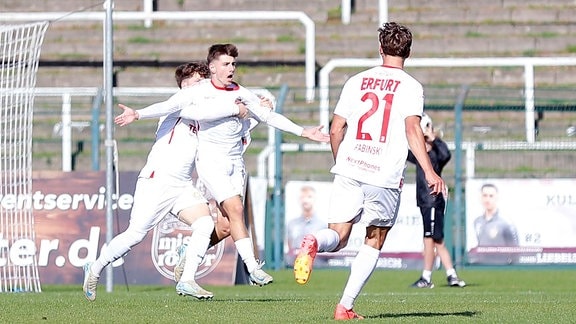 Torjubel zum 1:1 Nr.17 Lars Kleiner - FC Rot-Weiß Erfurt,