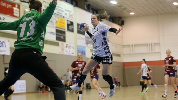 Tor durch Jenny Choinowski, 20.02.2021 Zwickau Handball Frauen 2.BL BSV Sachsen vs Wuppertal