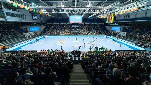 Zuschauer 2022 bei einem Handballspiel in der GETEC Arena