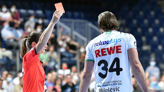 Alen Milosevic 34, SC DHfK Leipzig  rote Karte