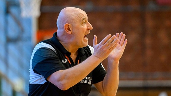 Herbert Müller (Trainer Thüringer HC)    