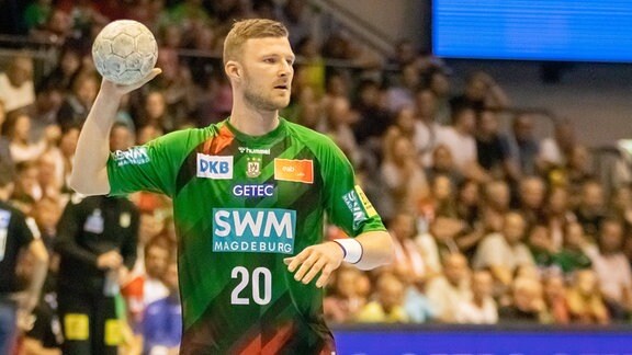 Zuspiel, Philipp Weber (SC Magdeburg, 20)