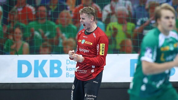 Kristian Saeveras jubelt über gehaltenen Ball