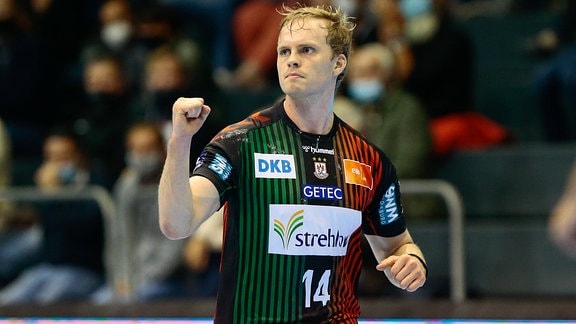 Omar Ingi Magnusson jubelt