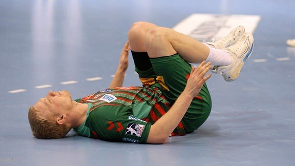 Magnus Saugstrup / SCM musste mit einer schweren Knieverletzung ausgewechslet werden
