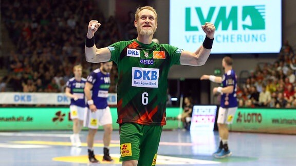 Matthias Musche Magdeburg, 6, jubelt über das Tor.
