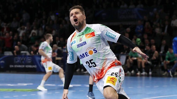Marko Bezjak jubelt.
